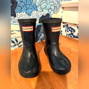 Hunter rain boots navy blue